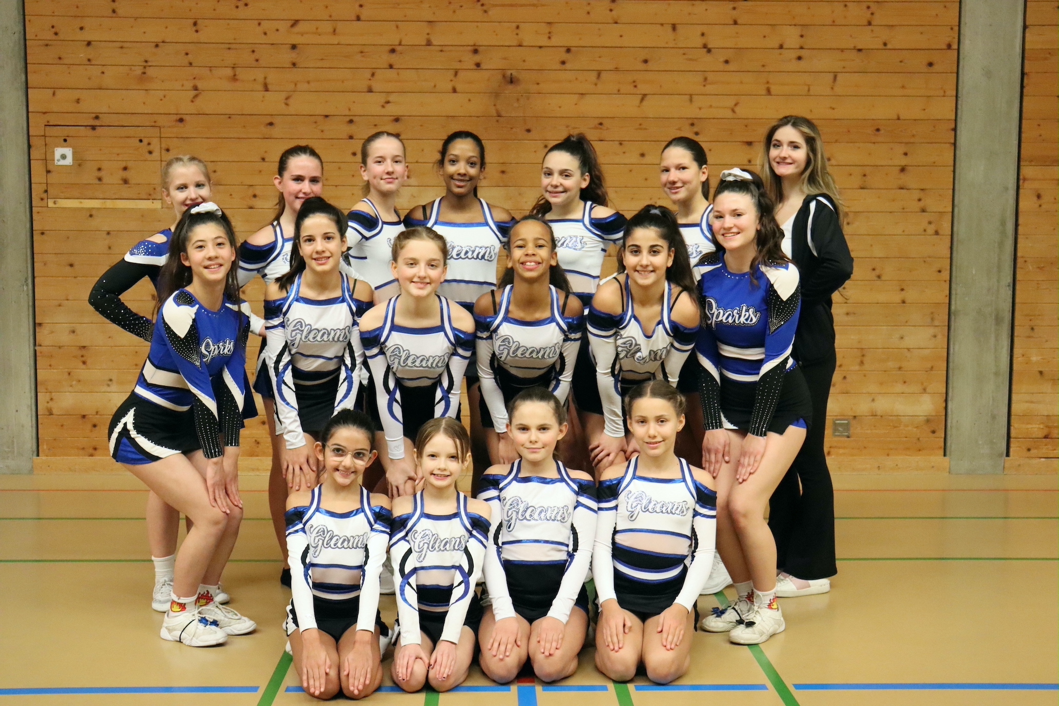 Cheerleading Peewee Team Blue Gleams Fire Allstars